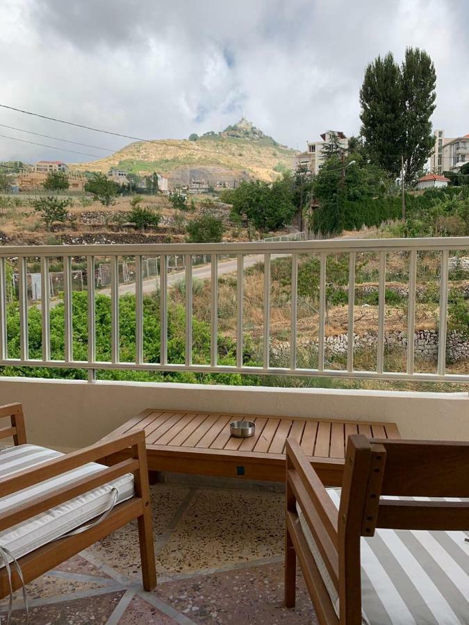 Beit Mirna Guesthouse - Ehden Exteriör bild